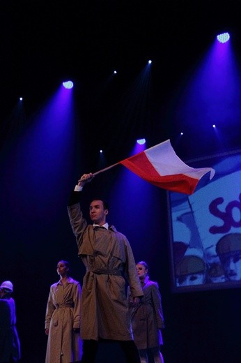 Drogi do wolności - historia Polski w obrazach