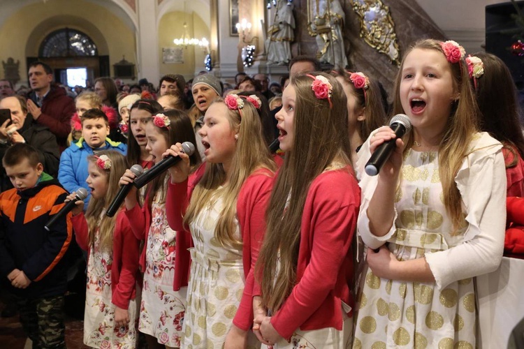 Dzieci roratnie u świętego Józefa