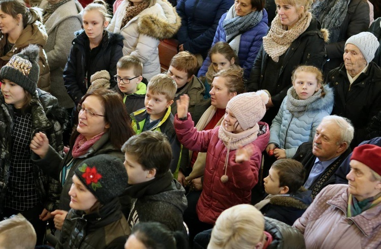 Dzieci roratnie u świętego Józefa