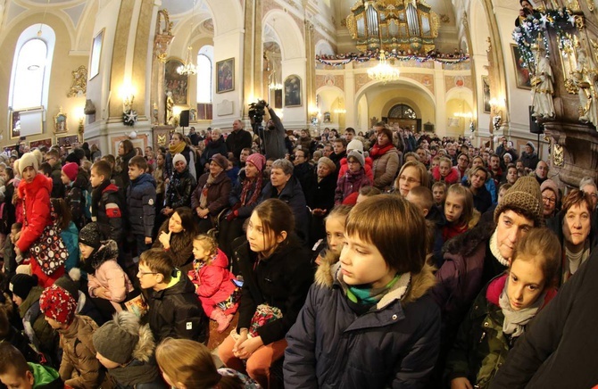 Dzieci roratnie u świętego Józefa