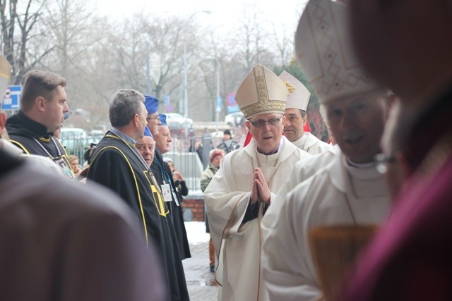 Ingres bp. Romualda Kamińskiego do praskiej katedry