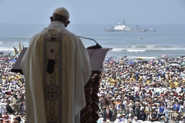 Liturgia była sprawowana na nadmorskim bulwarze