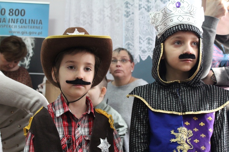 Bal karnawałowy Stowarzyszenia Klubu Abstynenta w Dzierżoniowie 