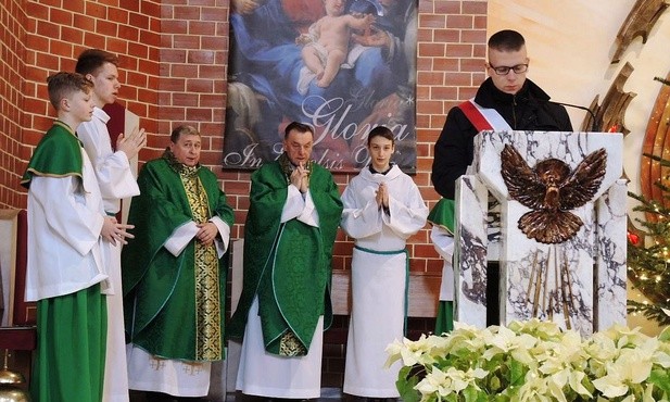 Leszczyńscy parafianie, zaangażowani w Akcję Katolicką, świętowali wraz z ks. prof. Tadeuszem Borutką i ks. proboszczem Józefem Jaskiem