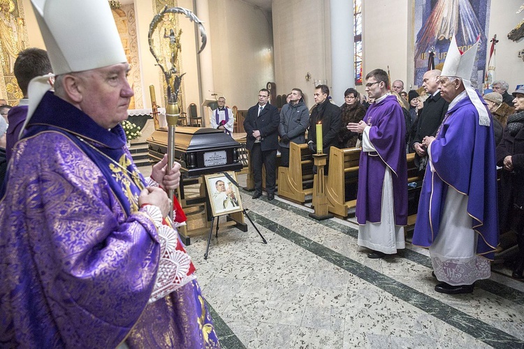 Pogrzeb ks. Wojciecha Zdziebłowskiego