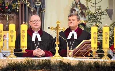 Luterańscy duchowni od lat współpracują z ks. Jarosławem Lipniakiem, proboszczem parafii w Witoszowie Dolnym, odpowiedzialnym w diecezji za ekumenizm.