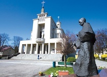 Sanktuarium w Niepokalanowie będzie jednym z dziewięciu miejsc pokazujących Maryję.