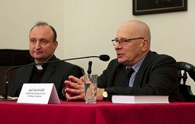 Prof. Jan Grosfeld wraz z ks. prof. Mariuszem Rosikiem odpowiadali na pytanie, dlaczego chrześcijanie potrzebują Żydów.