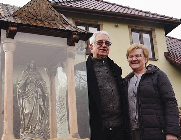 ▲	– Bóg od zawsze mocno nas dotyka, a my, będąc od prawie 40 lat w Domowym Kościele, staramy się dobrze Mu służyć – zapewniają Regina i Jerzy.