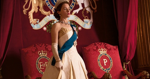 Claire Foy w roli Elżbiety II stworzyła znakomitą kreację.