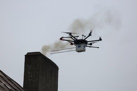 Katowice: dron bada dym z kominów