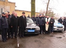 Skierniewicka Policja otrzymała nowe samochody zakupione w ramach projektu „Bezpiecznie na drogach”. 