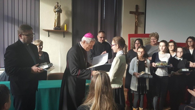 Rozdanie nagród w konkursie Wiedzy Biblijnej dla szkół podstawowych