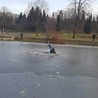 Pokaz ratownictwa na lodzie w Parku Śląskim 
