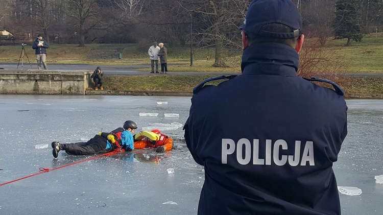 Pokaz ratownictwa na lodzie w Parku Śląskim 