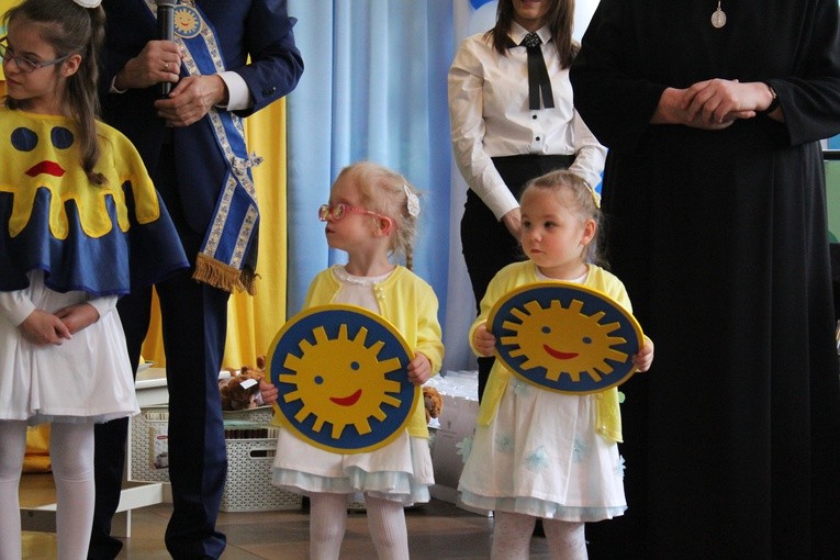 Ceremonia wręczenia orderu uśmiechu dla s. Łucji 