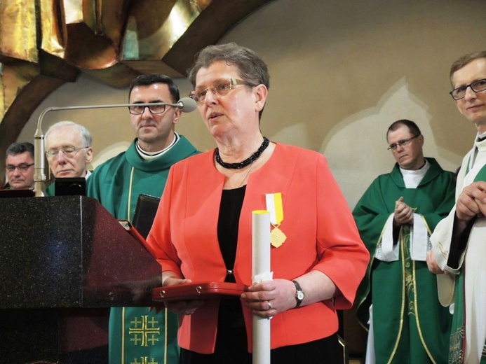 Medal "Pro Ecclesia et Pontifice" dla doktor Anny Byrczek