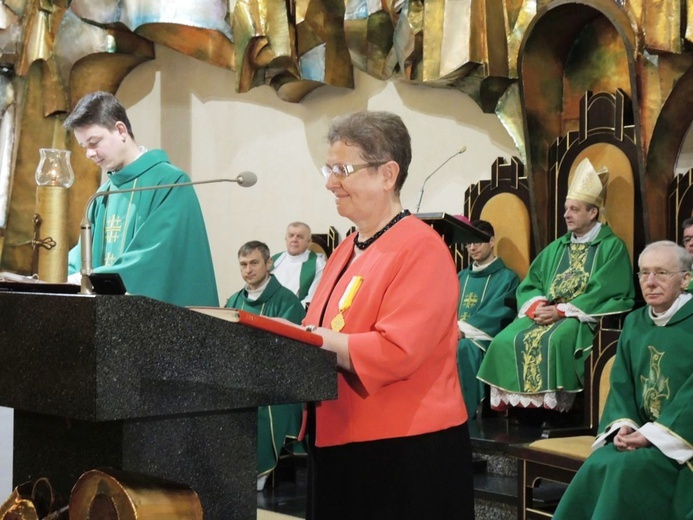 Medal "Pro Ecclesia et Pontifice" dla doktor Anny Byrczek