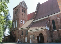 „Czerwony kościół” jest siedzibą ojców oblatów niemal od samego początku ich obecności w tym mieście. 