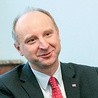 Wojciech Kolarski, podsekretarz stanu w Kancelarii Prezydenta RP. Jest absolwentem filozofii Uniwersytetu Papieskiego Jana Pawła II. Studiował filozofię i socjologię na Uniwersytecie Jagiellońskim. Działał w harcerstwie i w administracji samorządowej. Jest m.in. pełnomocnikiem Prezydenta RP  do spraw Narodowych Obchodów Setnej Rocznicy Odzyskania Niepodległości Rzeczypospolitej Polskiej.