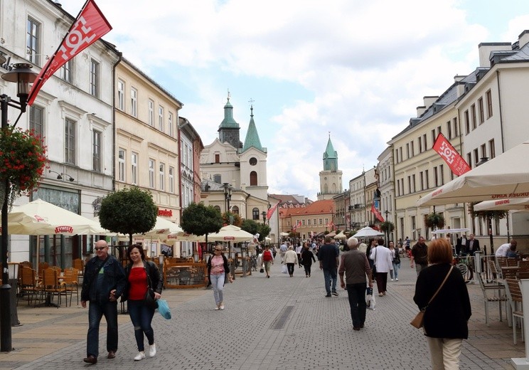 Deptak ma nawiązywać do odnowionego niedawno pl. Litewskiego