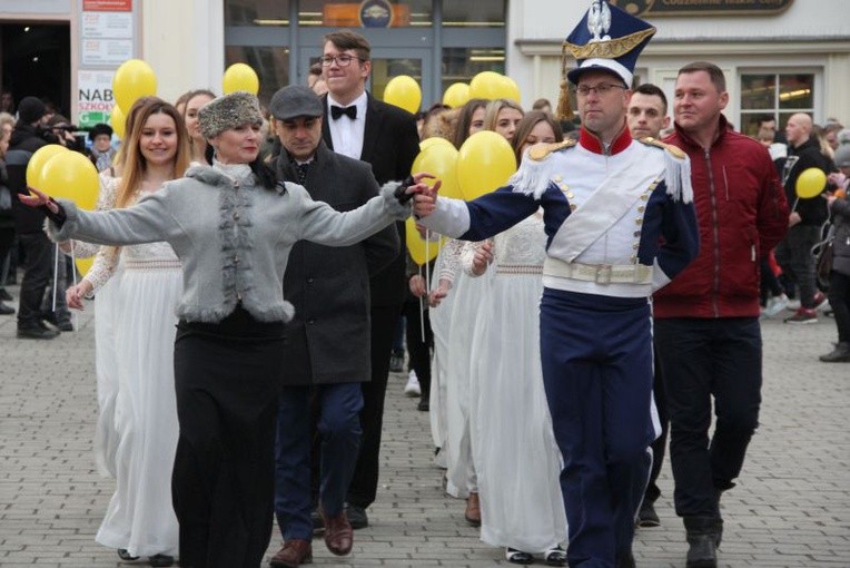 Studniówka pod chmurką