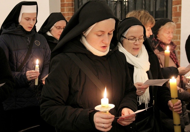 Uczestnicy odnowili przyrzeczenia zakonne