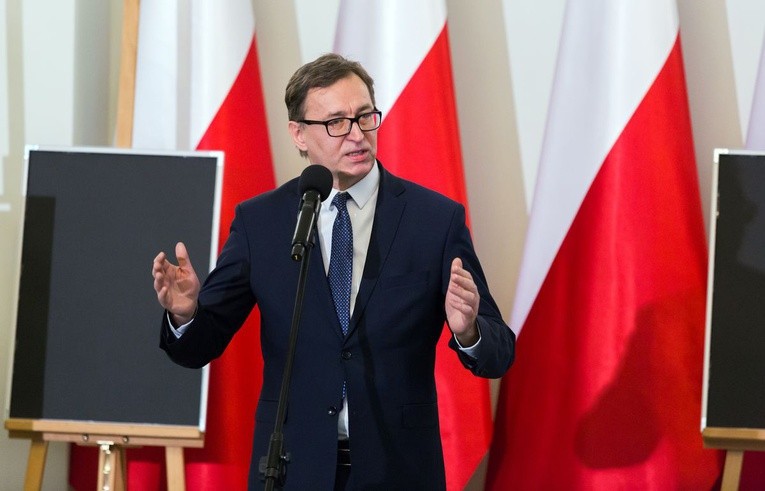 W twarzach, losach tych osób, zawarta jest dramatyczna historia Polski