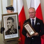 W twarzach, losach tych osób, zawarta jest dramatyczna historia Polski