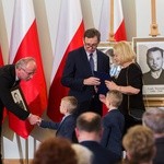 W twarzach, losach tych osób, zawarta jest dramatyczna historia Polski