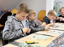 Organizatorami warsztatów były: Stowarzyszenie „Kadyny”, Świetlica Wiejska w Kadynach i Centrum Spotkań Europejskich „Światowid” w Elblągu.