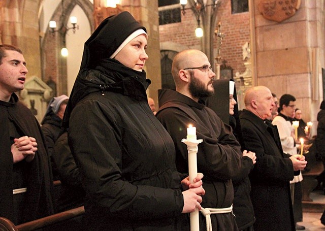 Podczas Eucharystii odbyło się odnowienie profesji rad ewangelicznych.