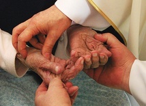 ▲	W Kościele katowickim posługuje około 50 kapelanów szpitalnych.