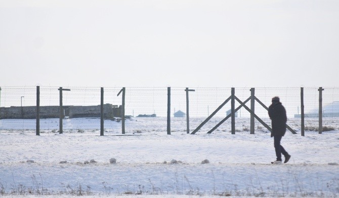 Należy natychmiast zmienić nazwę Majdanek i Auschwitz-Birkenau?