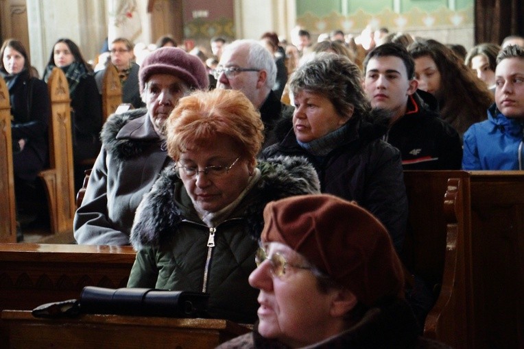 Poświęcenie tablicy upamiętniającej Helenę Kmieć