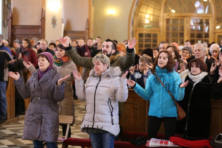 Modlitwa uwielbienia w Sulisławicach