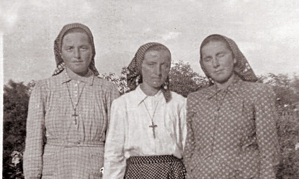 Weronika Antal (pierwsza z lewej) z siostrami.