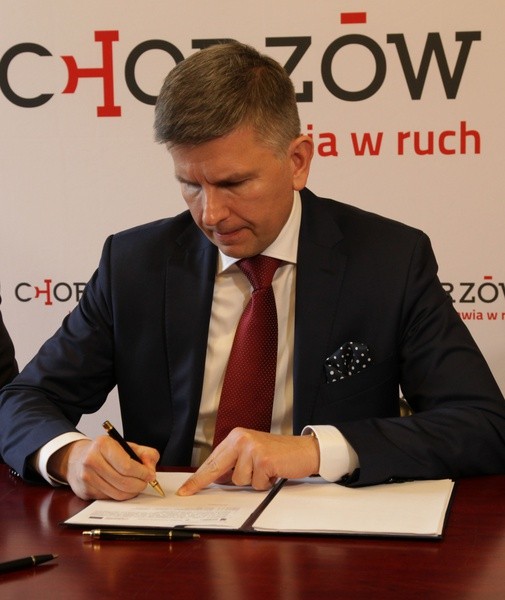 Podpisanie umowy na stworzenie systemu inteligentnego zarządzania ruchem w Chorzowie