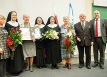 W uroczystościach w Gnieźnie wzięli udział krewni i przedstawicielki rodziny zakonnej s. Tekli.