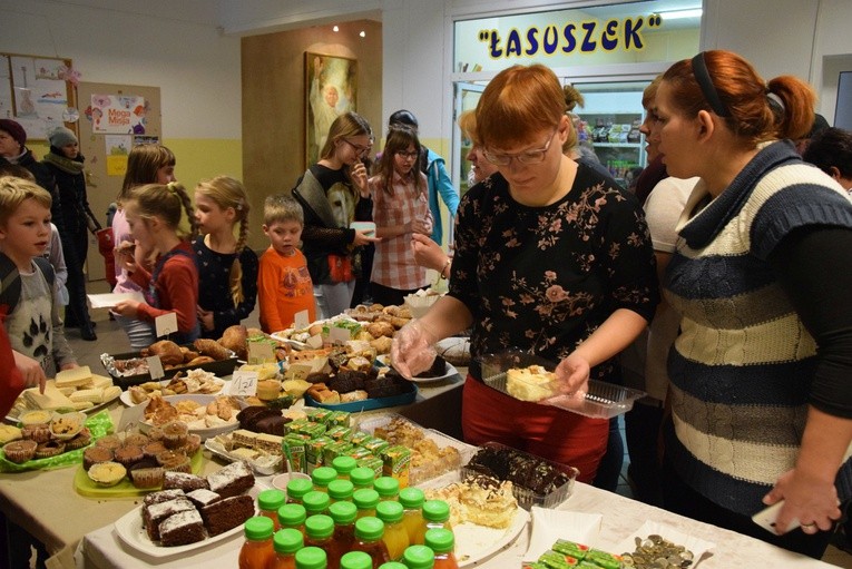 Kiermasz charytatywny w Jaktorowie