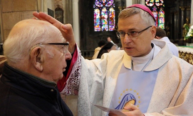 Biblijny przepis na radość: woda, wino i olej
