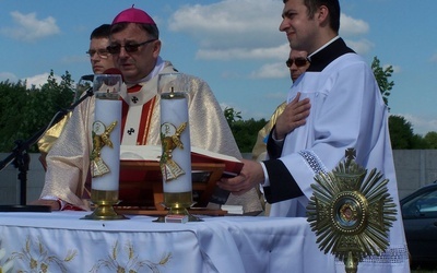 Abp Józef na fotografii