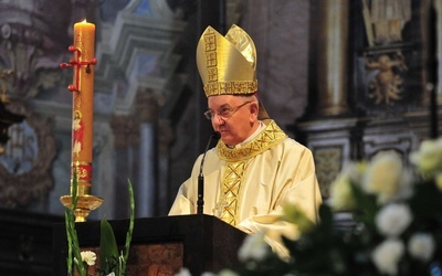 Abp Stanisław Budzik modlił się za swego poprzednika w archikatedrze lubelskiej