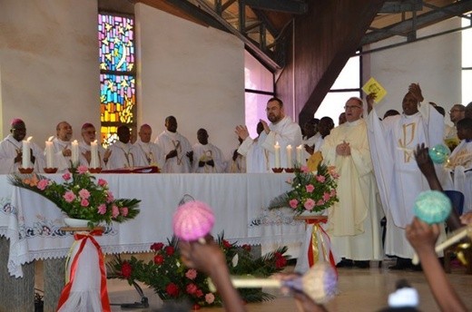 Święcenia w Bouar