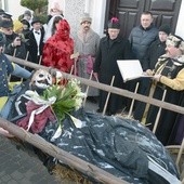 Ludowy obrzęd, opowiadający o zwycięstwie dobra nad złem, grany jest w Jedlińsku od lat