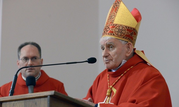 O prześladowaniach chrześcijan w Albanii opowiada kard. Ernest Simoni