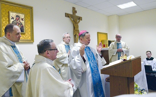 	Uroczystości przewodniczył bp Henryk Tomasik.