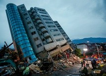 Akcja ratunkowa w budynku uszkodzonym w wyniku trzęsienia ziemi o magnitudzie 6,4. 
7.02.2018  Hualien, Tajwan