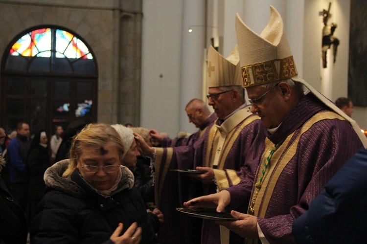 Środa Popielcowa w archikatedrze