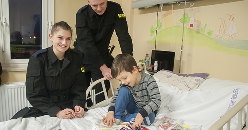 Policjanci na dziecięcym 